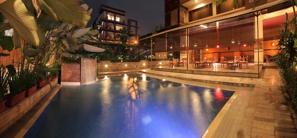 Bali World Hotel 3*